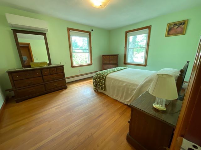 33 Rand Ave, Attleboro, MA 02703