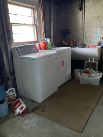 33 Rand Ave, Attleboro, MA 02703