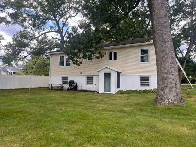 33 Rand Ave, Attleboro, MA 02703