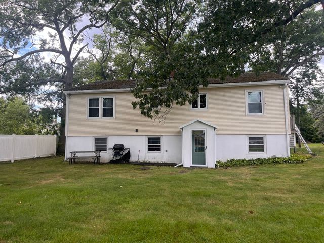 33 Rand Ave, Attleboro, MA 02703