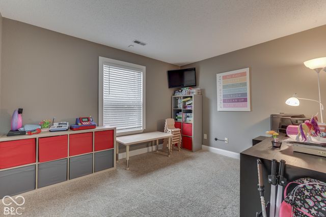 8042 Southern Trails Place, Indianapolis, IN 46237