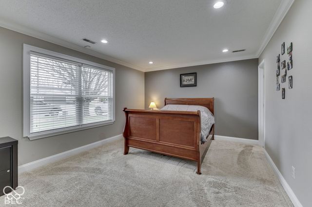 8042 Southern Trails Place, Indianapolis, IN 46237
