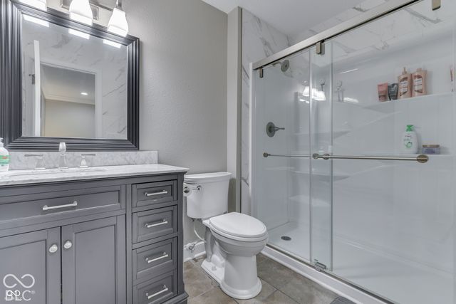 8042 Southern Trails Place, Indianapolis, IN 46237