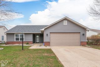 8042 Southern Trails Place, Indianapolis, IN 46237