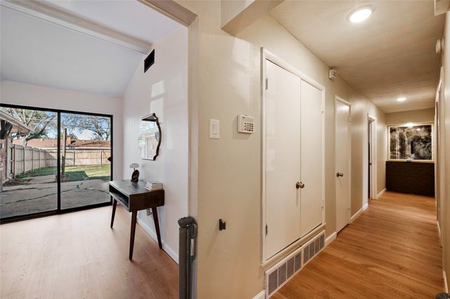 810 Danish Drive, Grand Prairie, TX 75050