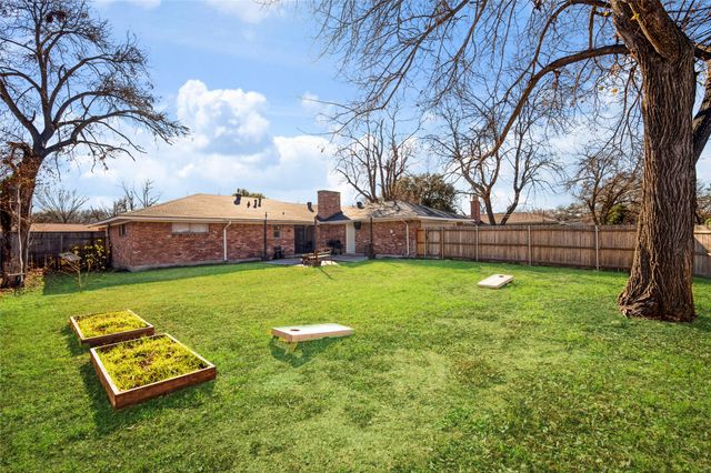 810 Danish Drive, Grand Prairie, TX 75050