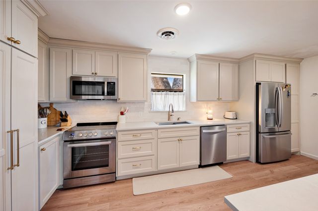 810 Danish Drive, Grand Prairie, TX 75050