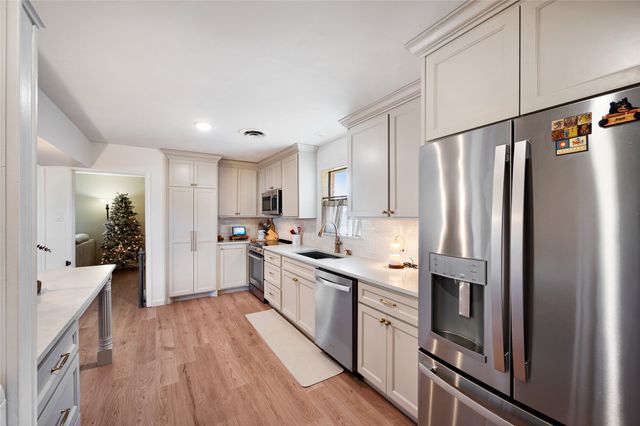 810 Danish Drive, Grand Prairie, TX 75050