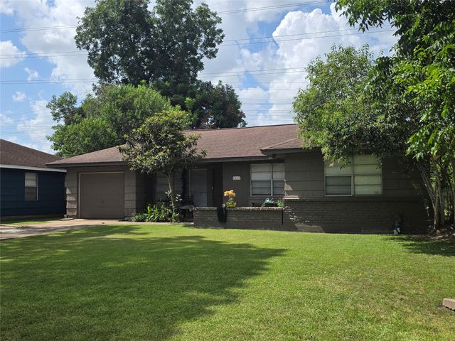 10319 Lafferty Oaks Street, Houston, TX 77013