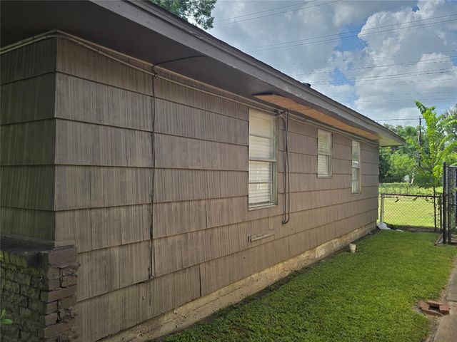 10319 Lafferty Oaks Street, Houston, TX 77013