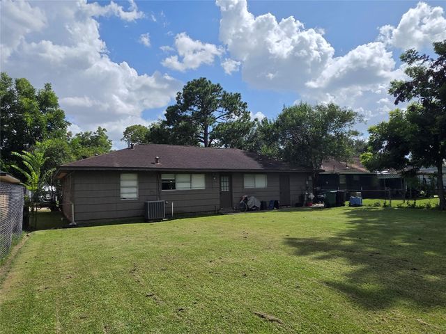 10319 Lafferty Oaks Street, Houston, TX 77013