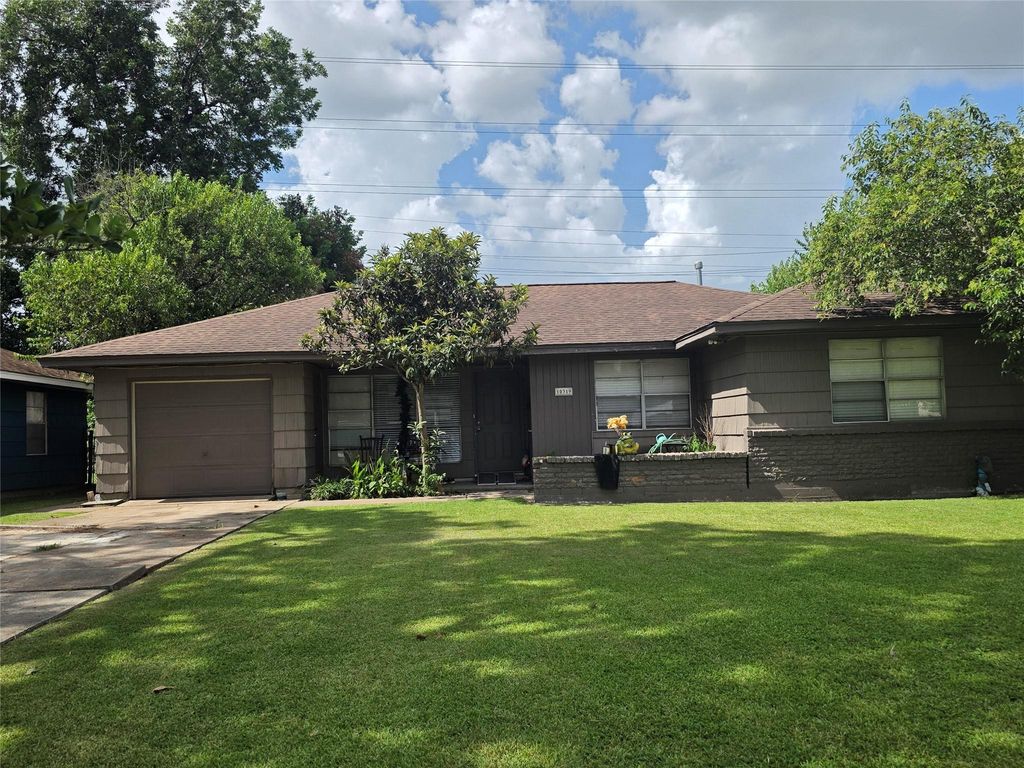 10319 Lafferty Oaks Street, Houston, TX 77013