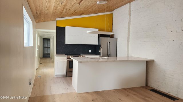 903 Franklin St, Louisville, KY 40206