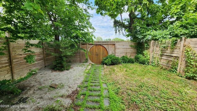 903 Franklin St, Louisville, KY 40206