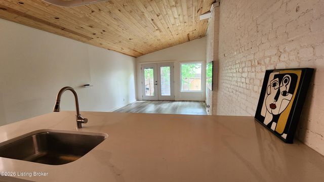 903 Franklin St, Louisville, KY 40206