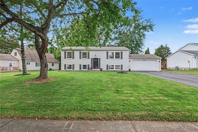 16 Strussenberg Drive, Parma, NY 14468
