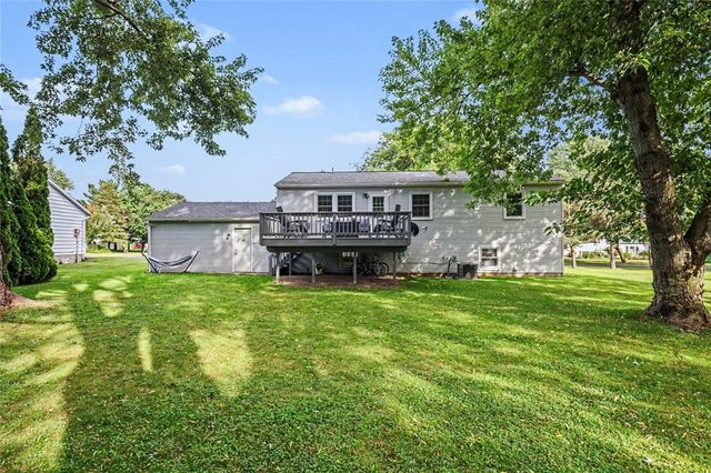 16 Strussenberg Drive, Parma, NY 14468