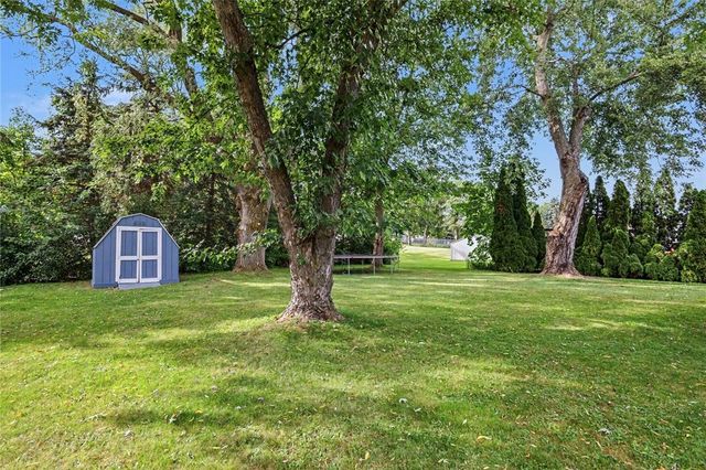 16 Strussenberg Drive, Parma, NY 14468