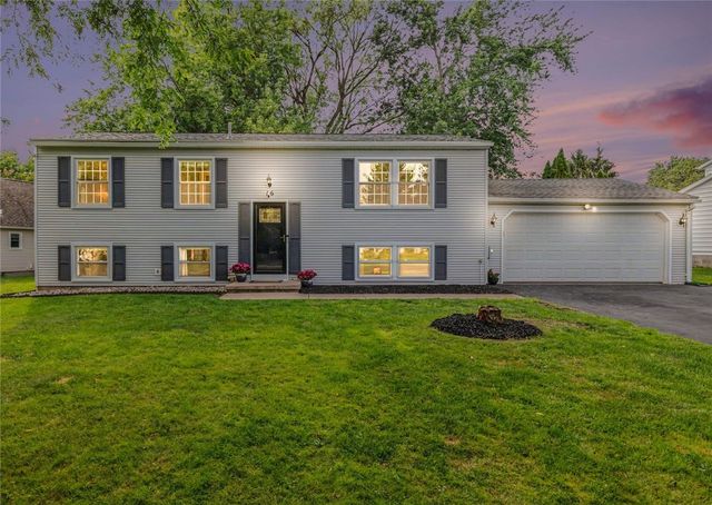 16 Strussenberg Drive, Parma, NY 14468