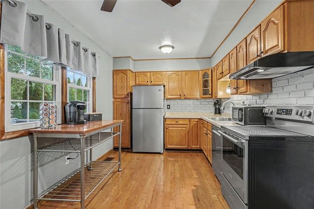16 Strussenberg Drive, Parma, NY 14468