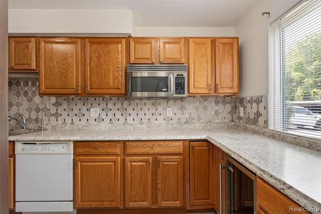 31444 Orchard, Farmington Hills, MI 48334