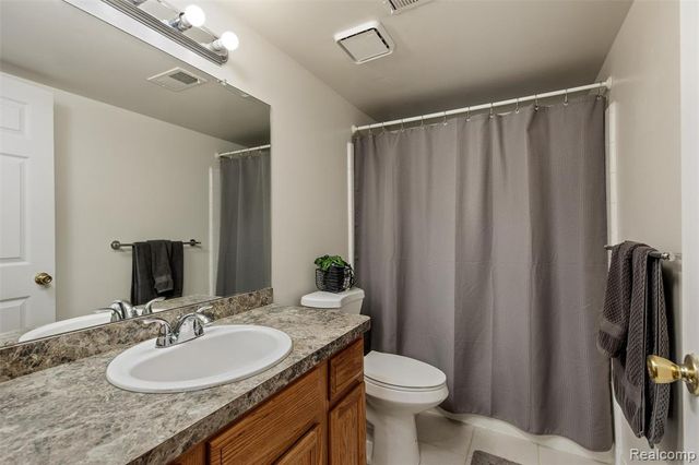 31444 Orchard, Farmington Hills, MI 48334