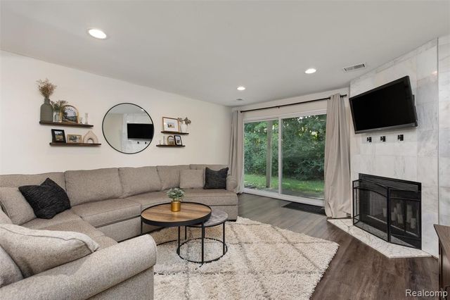 31444 Orchard, Farmington Hills, MI 48334