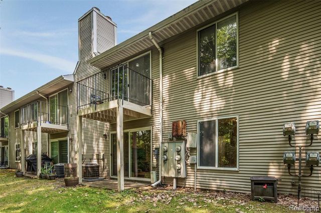 31444 Orchard, Farmington Hills, MI 48334