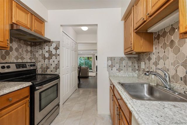 31444 Orchard, Farmington Hills, MI 48334