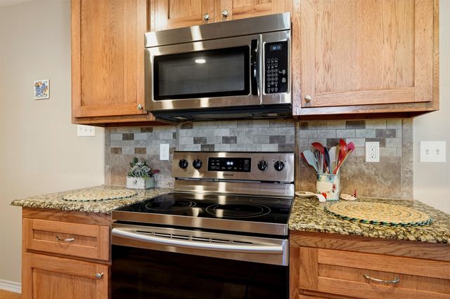 305 E Bonham, Tom Bean, TX 75489