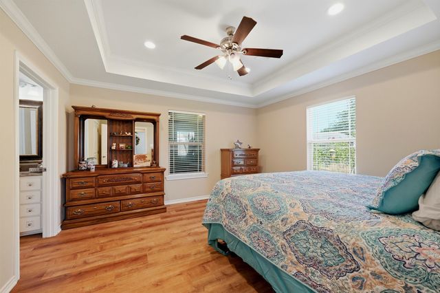 305 E Bonham, Tom Bean, TX 75489