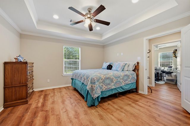 305 E Bonham, Tom Bean, TX 75489