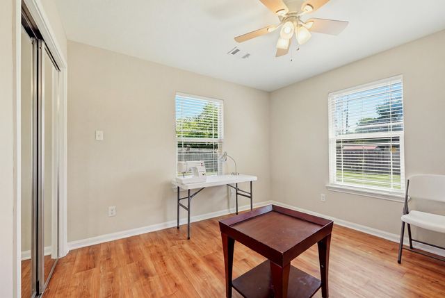 305 E Bonham, Tom Bean, TX 75489