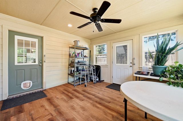 305 E Bonham, Tom Bean, TX 75489