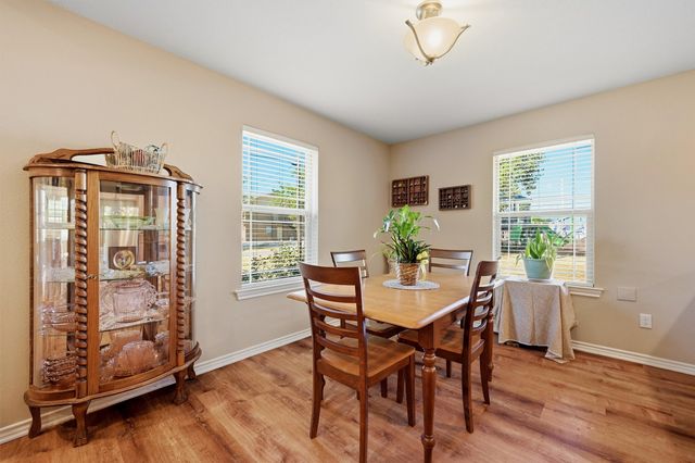 305 E Bonham, Tom Bean, TX 75489