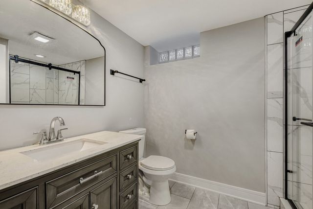 9001 S Claremont Avenue, Chicago, IL 60643