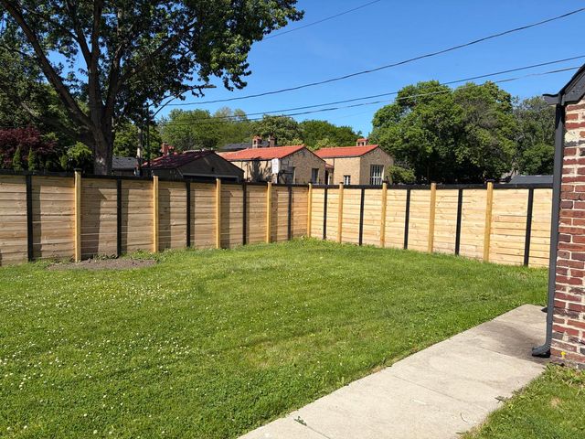 9001 S Claremont Avenue, Chicago, IL 60643