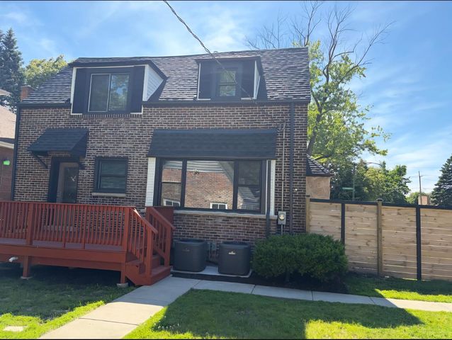 9001 S Claremont Avenue, Chicago, IL 60643