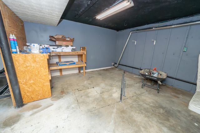 495 Pooles Creek Road, Newport, KY 41076