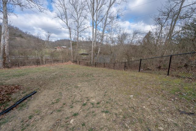 495 Pooles Creek Road, Newport, KY 41076