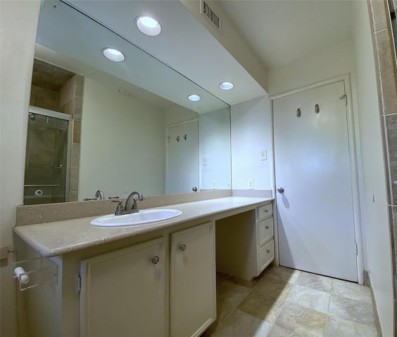 3207 Banbury Place, Houston, TX 77027