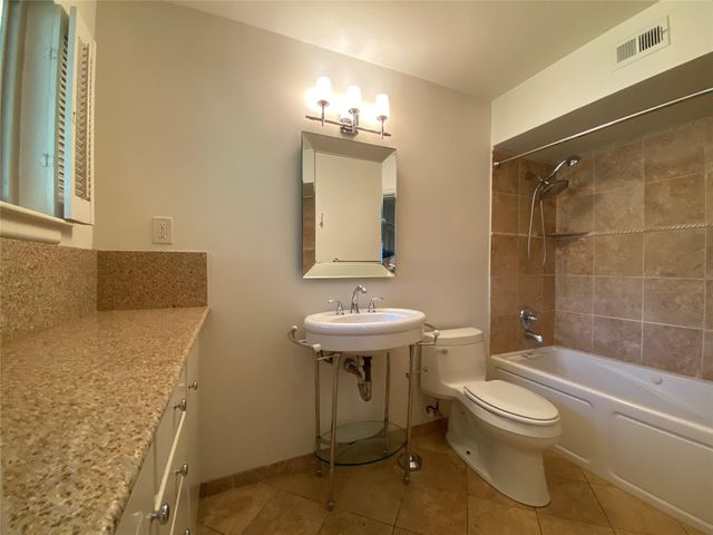 3207 Banbury Place, Houston, TX 77027