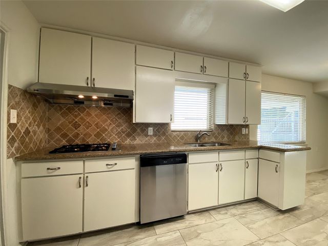 3207 Banbury Place, Houston, TX 77027