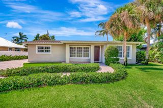 2064` N Suzanne Circle, North Palm Beach, FL 33408