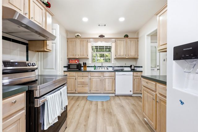 2611 Henson Pl, Bryant, AR 72022