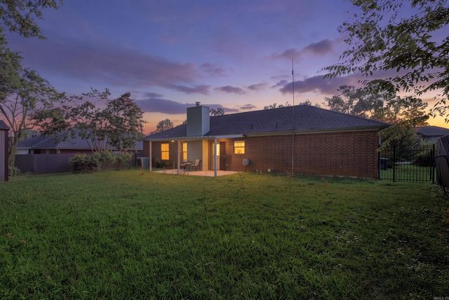 2611 Henson Pl, Bryant, AR 72022
