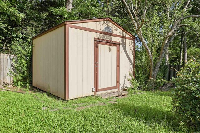 2611 Henson Pl, Bryant, AR 72022