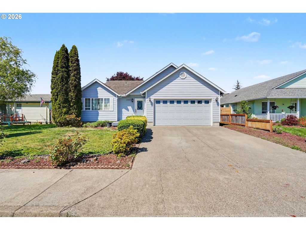 Image 1 of property listing at 740 Se LACEY St, Sheridan, OR 97378