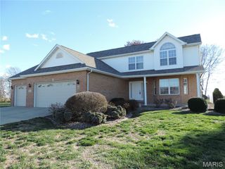 908 Country Pointe Lane, Marine, IL 62061