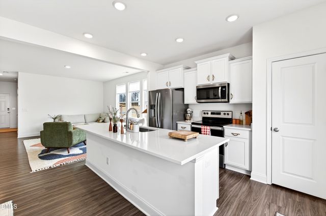 1201 Channel Drop Loop, Zebulon, NC 27597